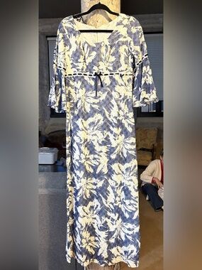 Vintage Blue and Cream Floral Maxi Dress
